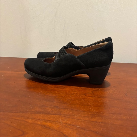 Clarks Women's Brigita Glory Suede Pumps in Black Size 7 - Picture 4 of 10